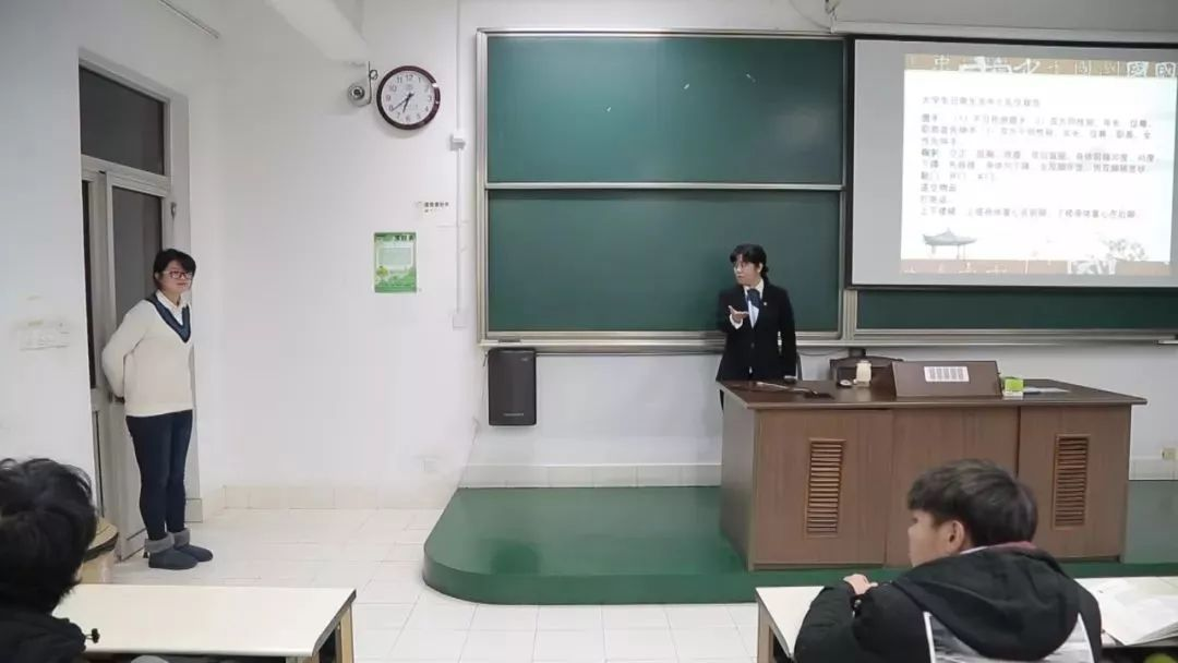 施索华(图1)