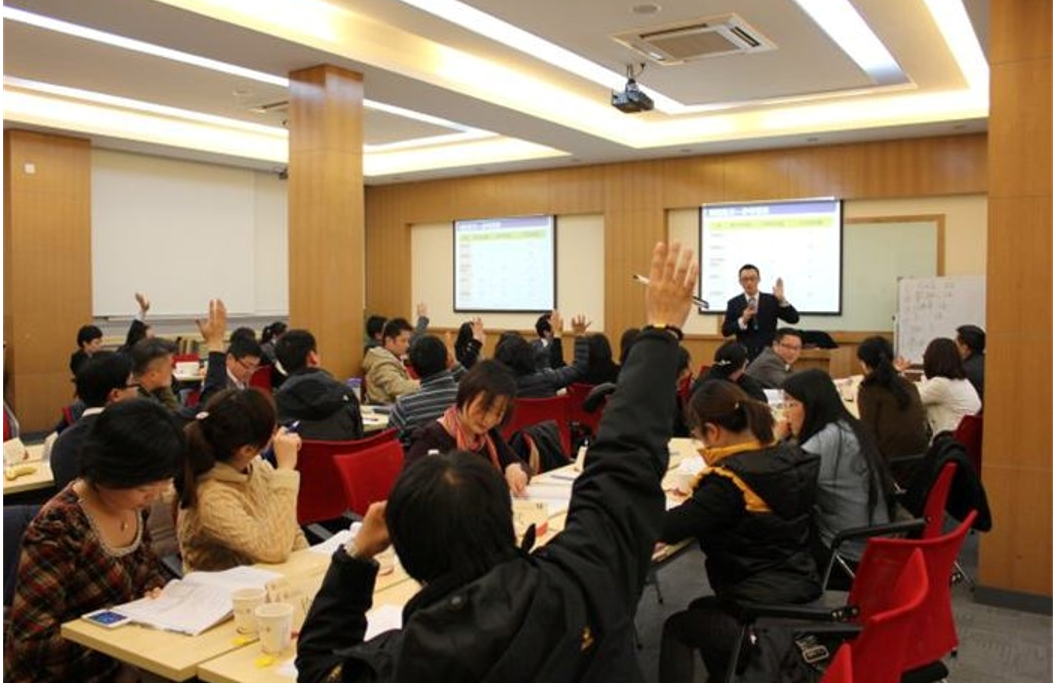 上海交通大学--江阴苏龙热电公司中高层管理人员能力提升培训班圆满结业(图1)