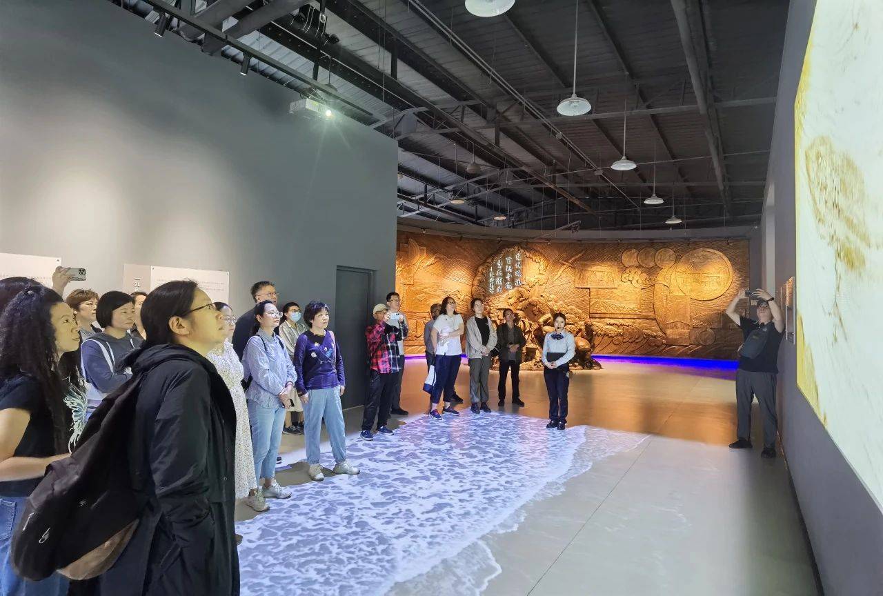 参观上海振华重工,走进大国重器,感受中国力量(图4) 参观上海振华重工,走进大国重器,感受中国力量(图4)