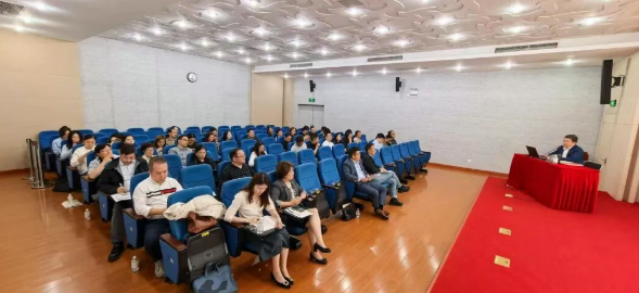 五年积淀,再启新程:上海市学生事务中心2026年管理课程研修班正式开班(图1) 五年积淀,再启新程:上海市学生事务中心2026年管理课程研修班正式开班(图1)